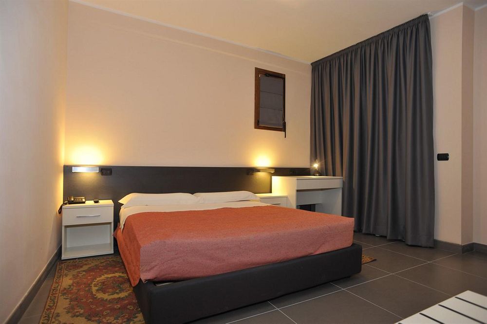 Parini Hotel Bosisio Parini Zewnętrze zdjęcie