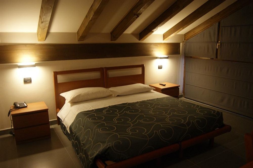 Parini Hotel Bosisio Parini Zewnętrze zdjęcie
