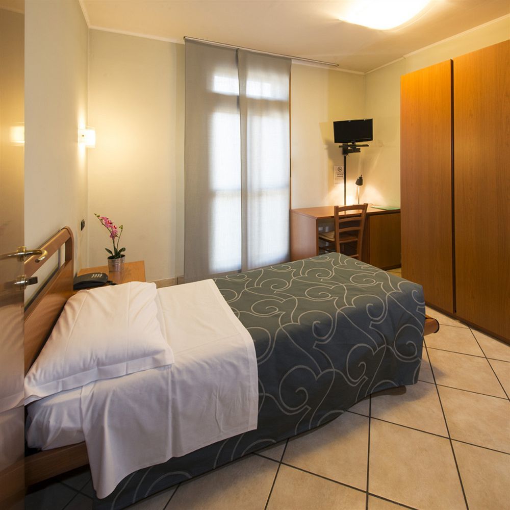 Parini Hotel Bosisio Parini Zewnętrze zdjęcie