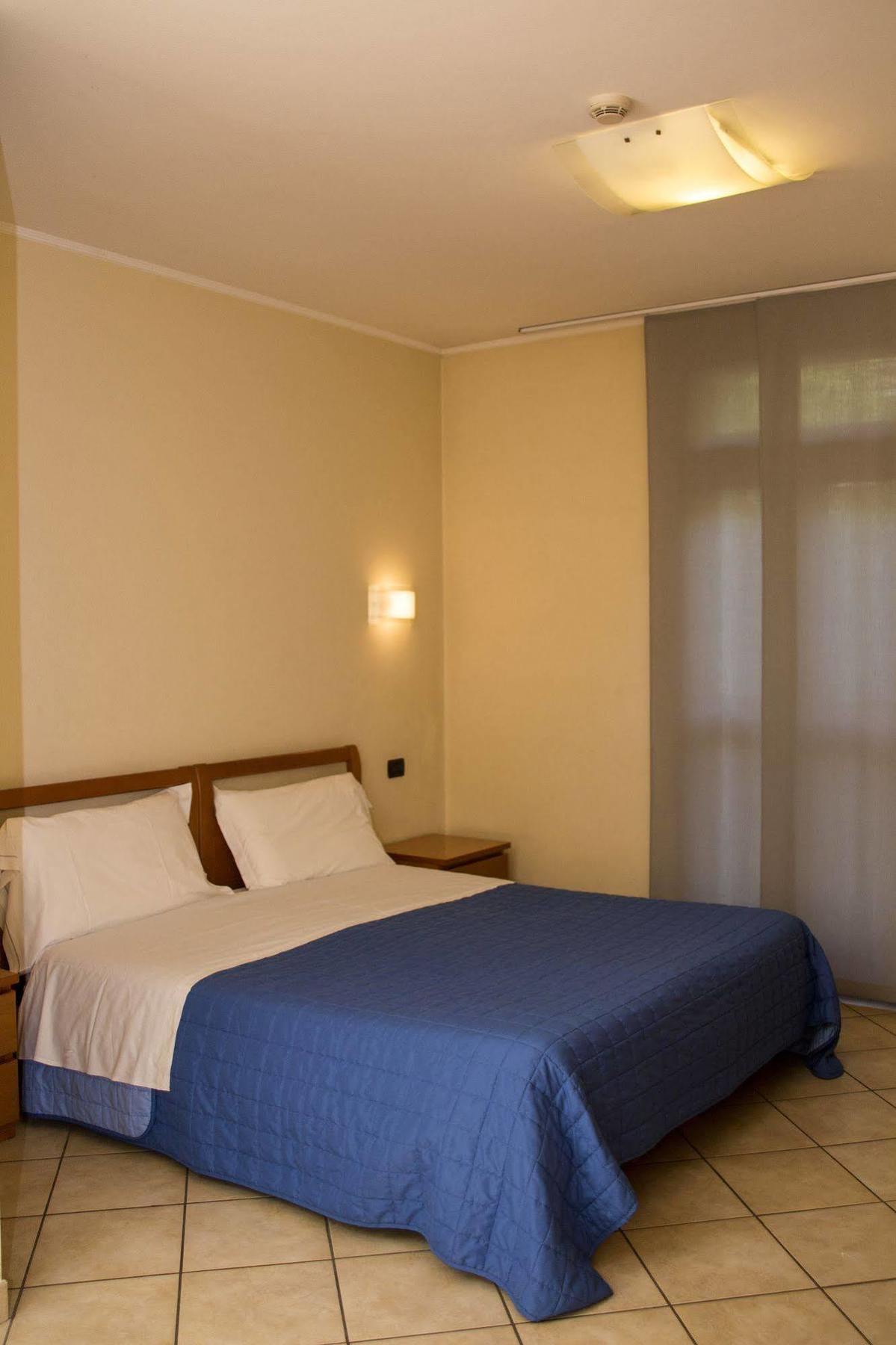 Parini Hotel Bosisio Parini Zewnętrze zdjęcie