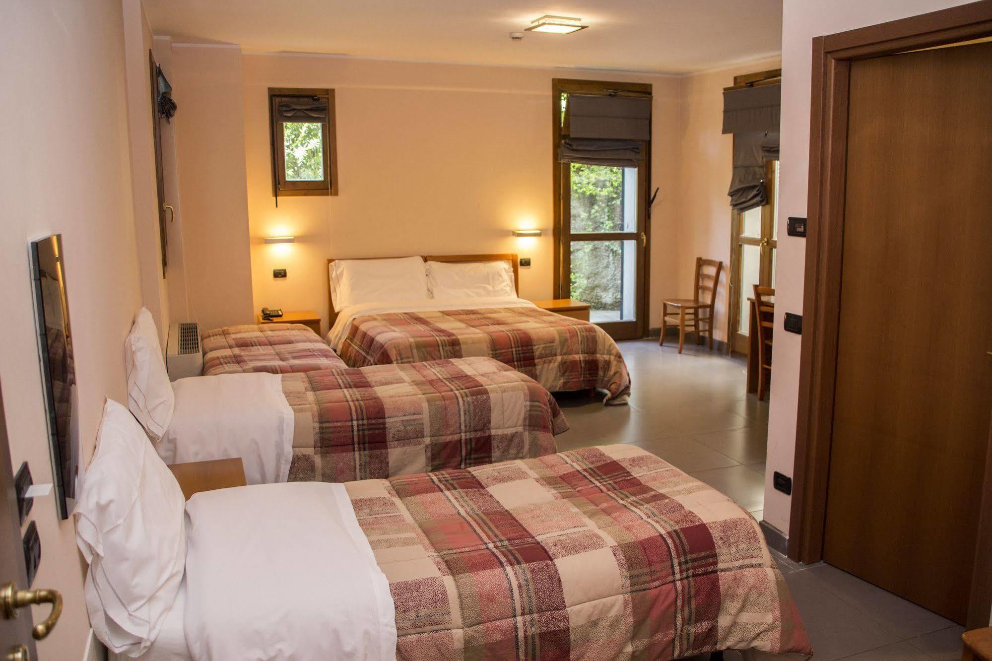 Parini Hotel Bosisio Parini Zewnętrze zdjęcie